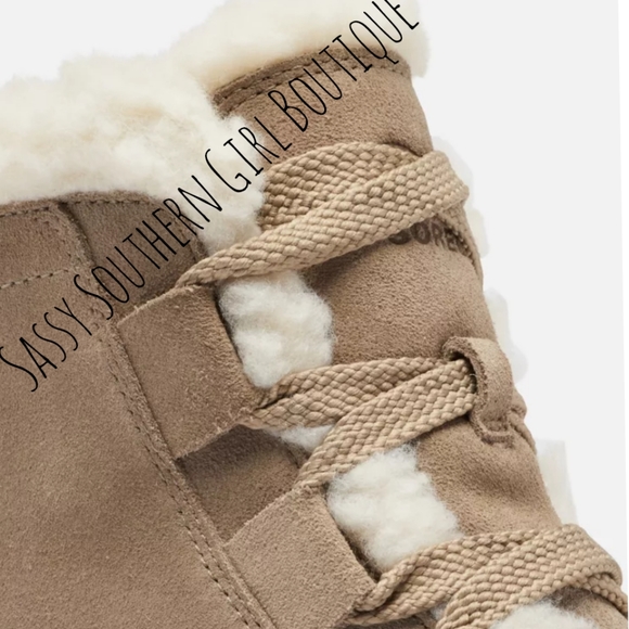 🆕⭐SOREL Evie II Taupe suede and Sherpa booties - Picture 5 of 16